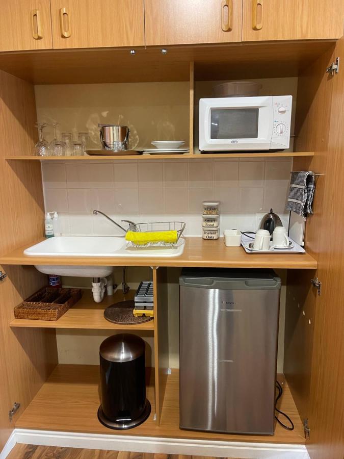 Upper Room Guesthouse 커크우드 외부 사진