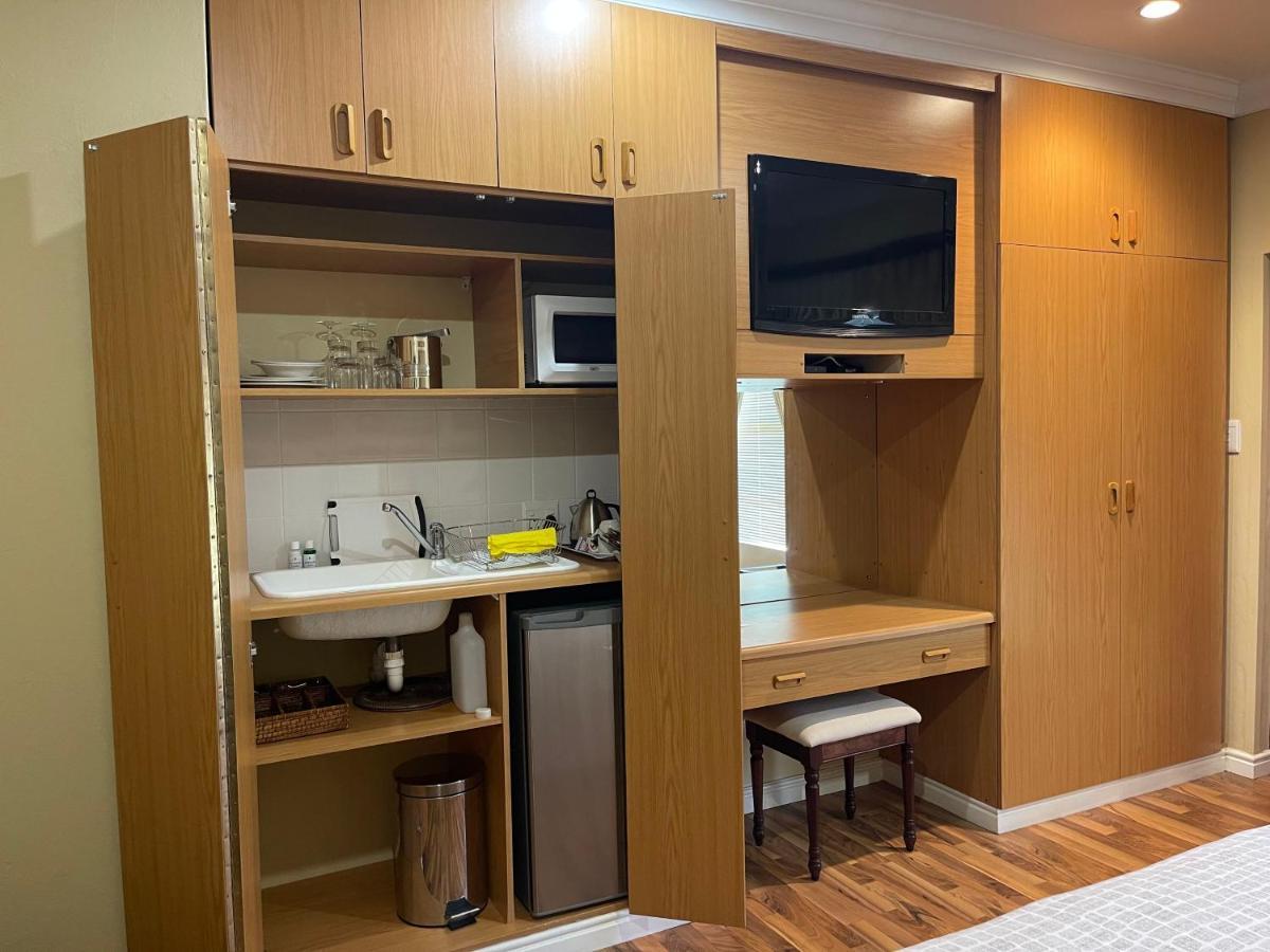 Upper Room Guesthouse 커크우드 외부 사진
